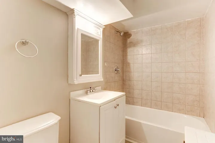 327 Ashby St, Alexandria, Virginia 22305