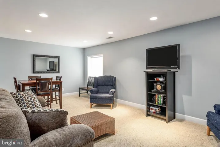 20761 Red Cedar Dr, Leesburg, Virginia 20175