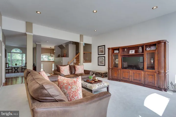 8907 Day Lilly Ct, Fairfax, Virginia 22031