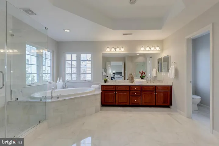 5852 Governors Hill Dr, Alexandria, Virginia 22310