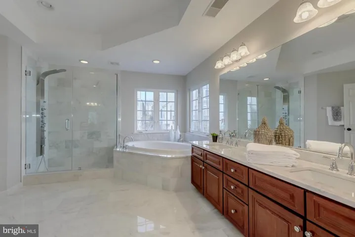 5852 Governors Hill Dr, Alexandria, Virginia 22310