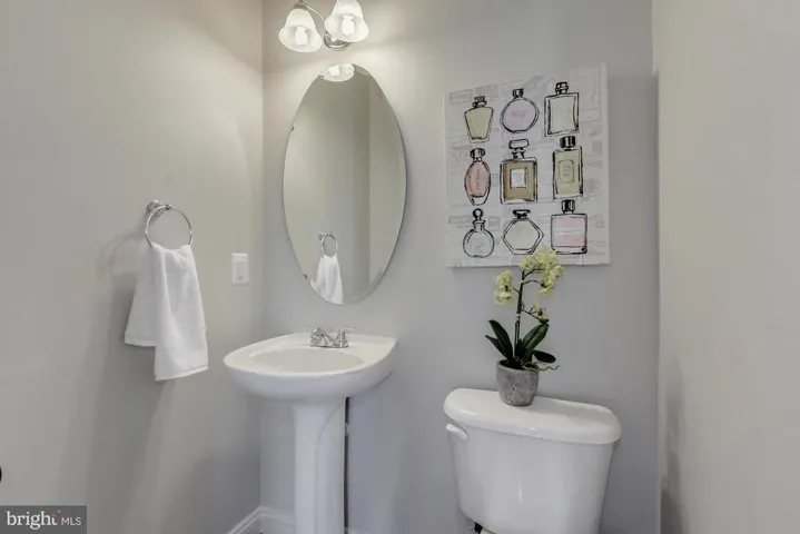 5852 Governors Hill Dr, Alexandria, Virginia 22310