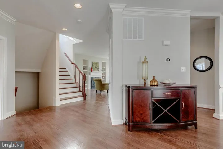 5852 Governors Hill Dr, Alexandria, Virginia 22310