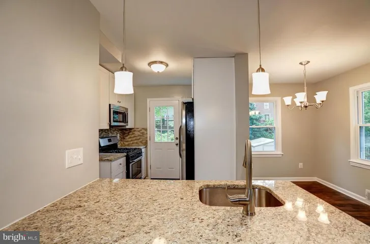 5929 Edgehill Ct, Alexandria, Virginia 22303