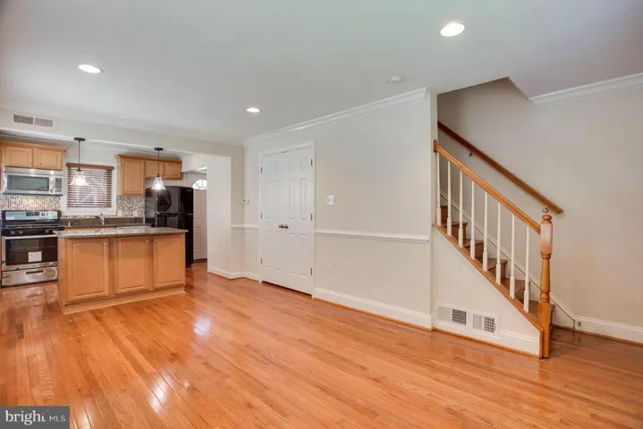 2321 Glendale Ter, Alexandria, Virginia 22303