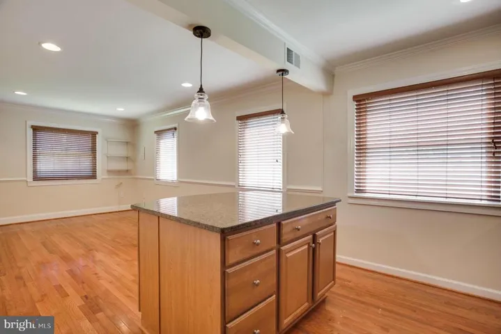 2321 Glendale Ter, Alexandria, Virginia 22303
