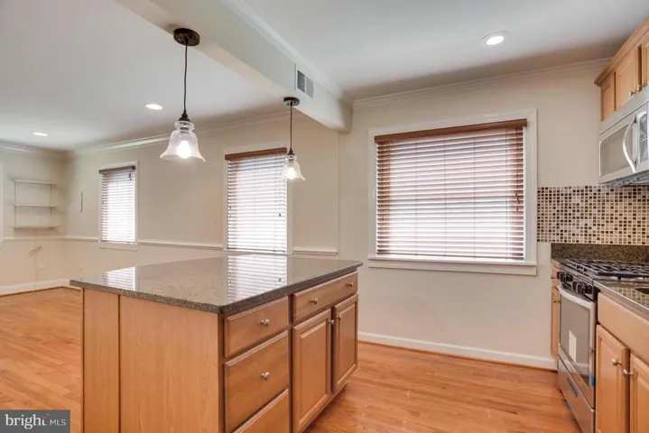 2321 Glendale Ter, Alexandria, Virginia 22303