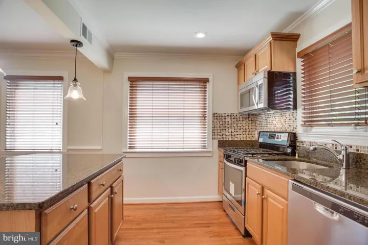 2321 Glendale Ter, Alexandria, Virginia 22303
