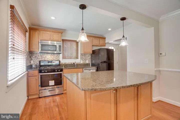 2321 Glendale Ter, Alexandria, Virginia 22303