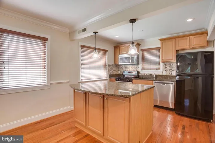 2321 Glendale Ter, Alexandria, Virginia 22303