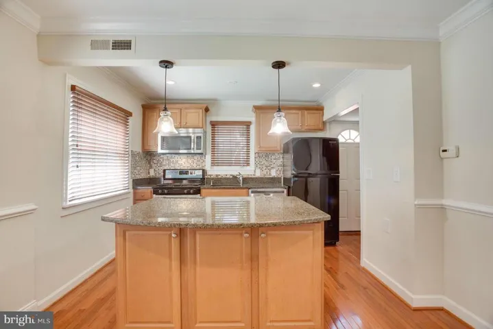 2321 Glendale Ter, Alexandria, Virginia 22303