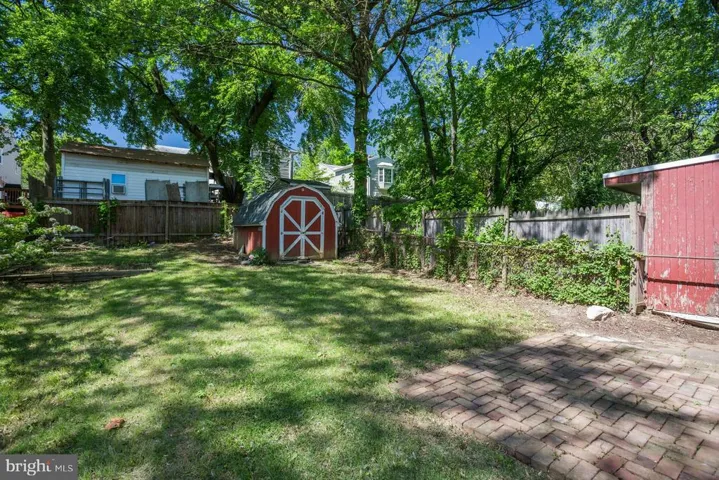 2321 Glendale Ter, Alexandria, Virginia 22303