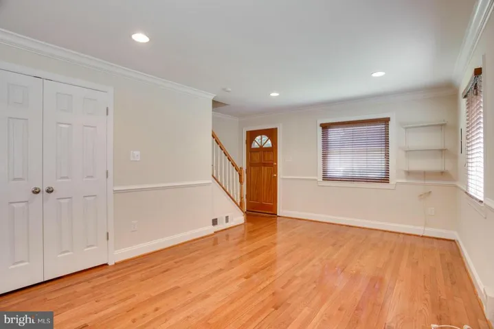 2321 Glendale Ter, Alexandria, Virginia 22303
