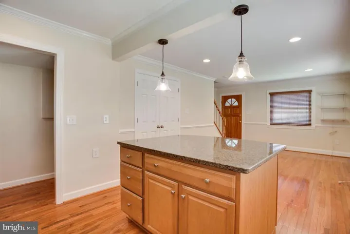 2321 Glendale Ter, Alexandria, Virginia 22303
