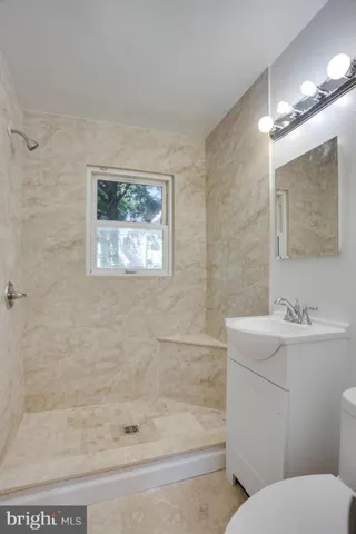 2321 Glendale Ter, Alexandria, Virginia 22303