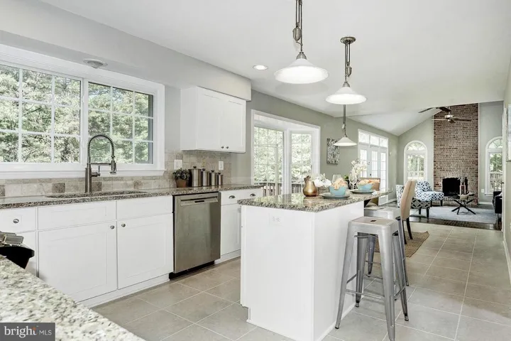 1219 Rowland Dr, Herndon, Virginia 20170