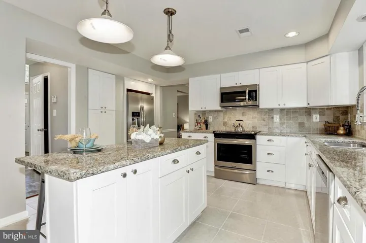1219 Rowland Dr, Herndon, Virginia 20170