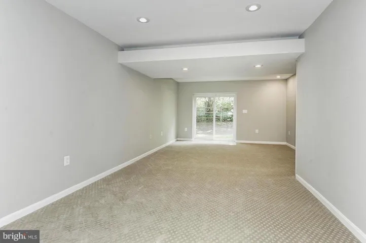 1219 Rowland Dr, Herndon, Virginia 20170