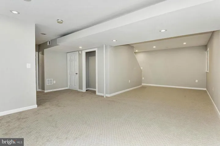 1219 Rowland Dr, Herndon, Virginia 20170
