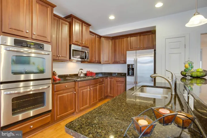5723 Callcott Way #m, Alexandria, Virginia 22312