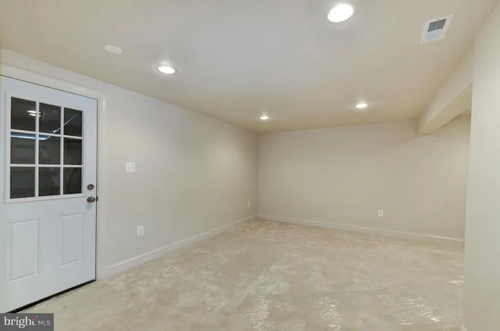 8902 Congress Pl, Landover, Maryland 20785