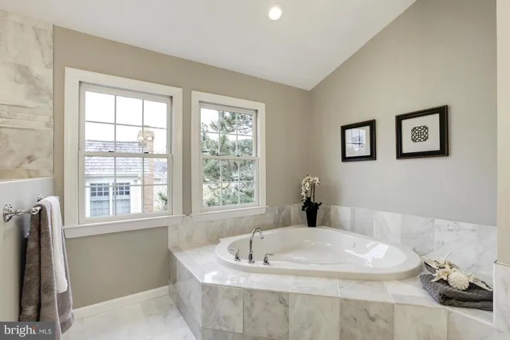 2114 Arrowleaf Dr, Vienna, Virginia 22182
