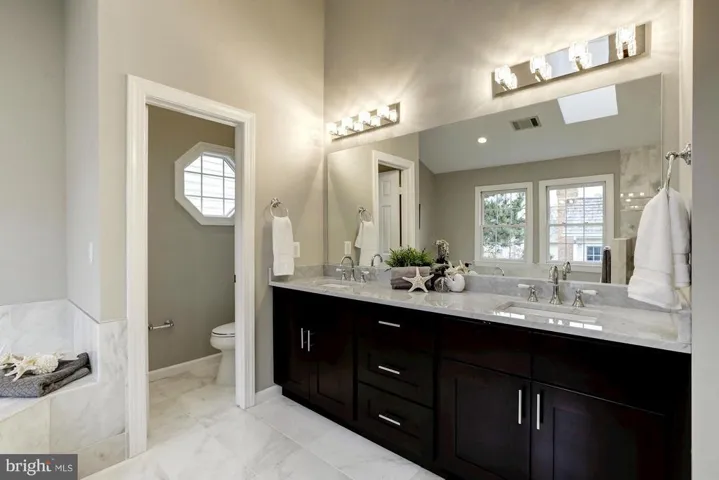 2114 Arrowleaf Dr, Vienna, Virginia 22182