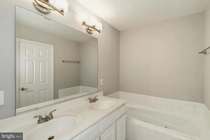 9221 Lorton Valley Rd, Lorton, Virginia 22079