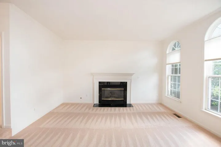 13112 Peach Leaf Pl, Fairfax, Virginia 22030