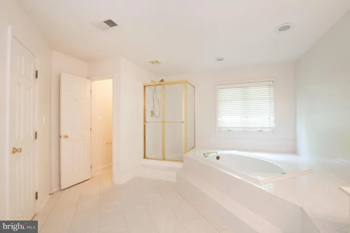 13112 Peach Leaf Pl, Fairfax, Virginia 22030