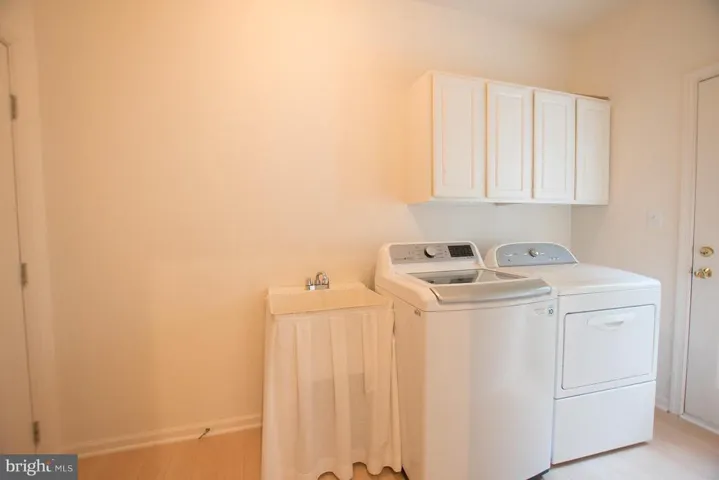 13112 Peach Leaf Pl, Fairfax, Virginia 22030