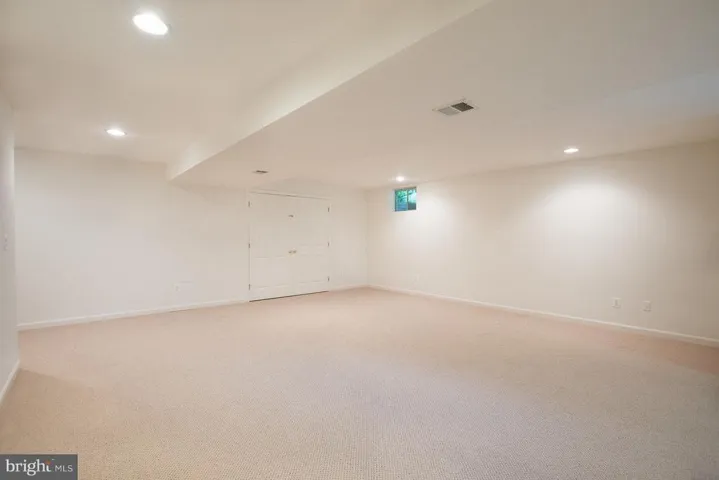 13112 Peach Leaf Pl, Fairfax, Virginia 22030