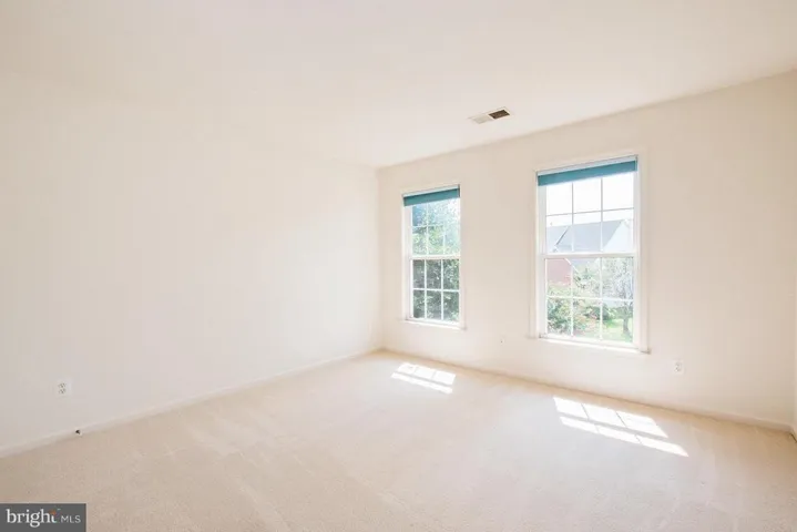 13112 Peach Leaf Pl, Fairfax, Virginia 22030