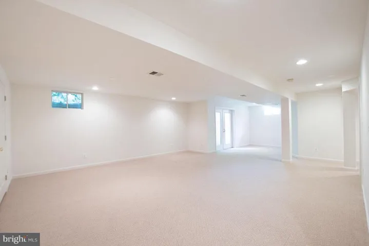 13112 Peach Leaf Pl, Fairfax, Virginia 22030