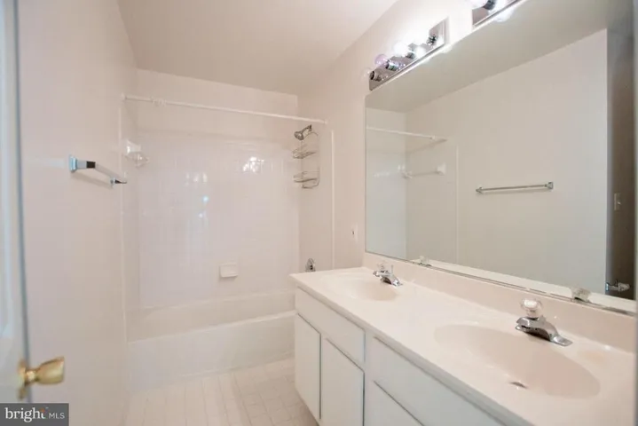13112 Peach Leaf Pl, Fairfax, Virginia 22030