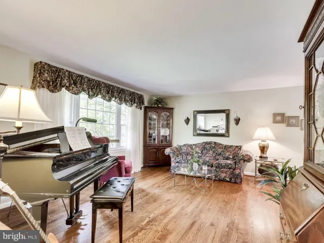 8415 Georgian Way, Annandale, Virginia 22003