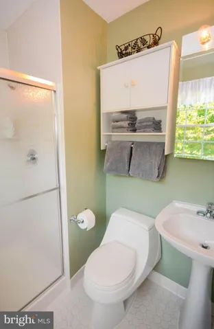 8415 Georgian Way, Annandale, Virginia 22003