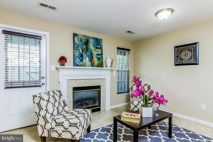 8235 Lamberts Ln, Alexandria, Virginia 22309
