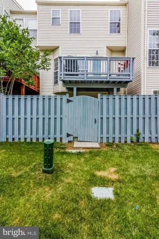 8235 Lamberts Ln, Alexandria, Virginia 22309