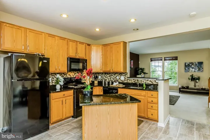 8235 Lamberts Ln, Alexandria, Virginia 22309