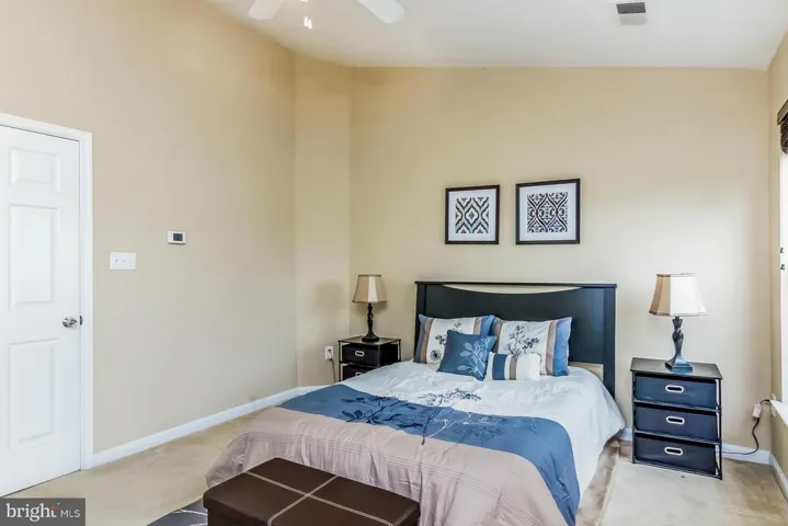 8235 Lamberts Ln, Alexandria, Virginia 22309