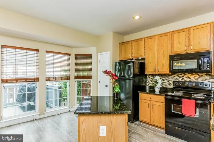 8235 Lamberts Ln, Alexandria, Virginia 22309