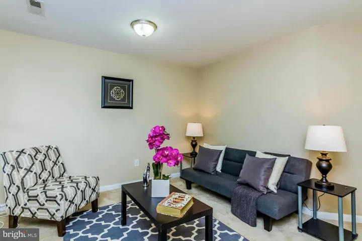 8235 Lamberts Ln, Alexandria, Virginia 22309