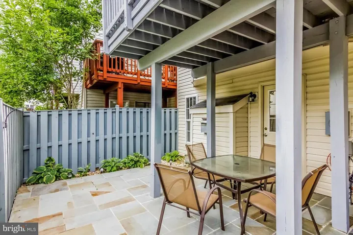 8235 Lamberts Ln, Alexandria, Virginia 22309