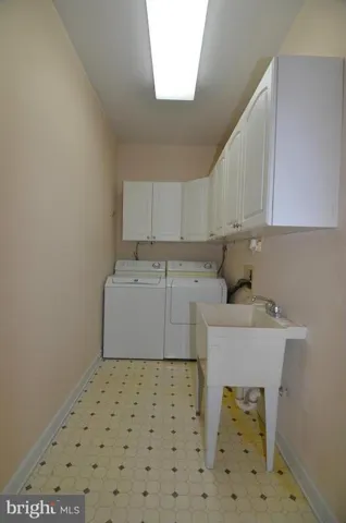 6101 Woodland Stream Dr, Alexandria, Virginia 22310