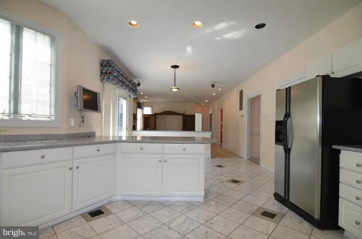 6101 Woodland Stream Dr, Alexandria, Virginia 22310
