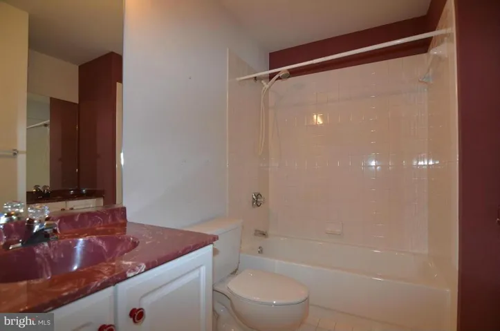 6101 Woodland Stream Dr, Alexandria, Virginia 22310