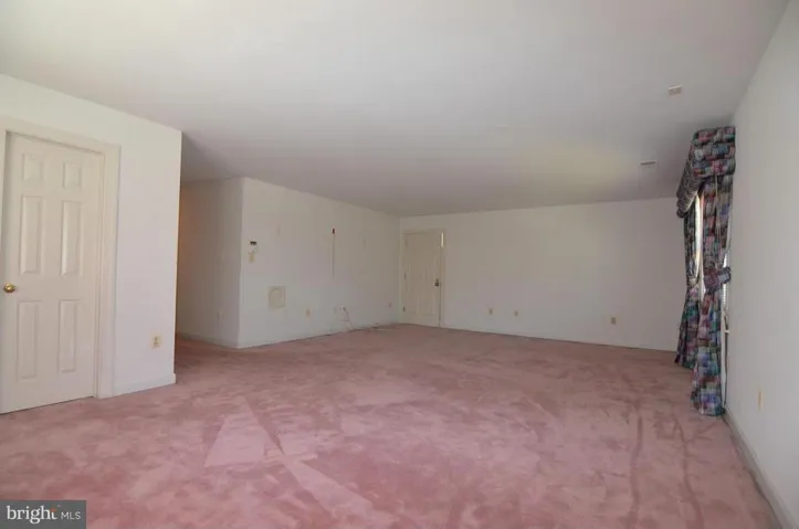 6101 Woodland Stream Dr, Alexandria, Virginia 22310