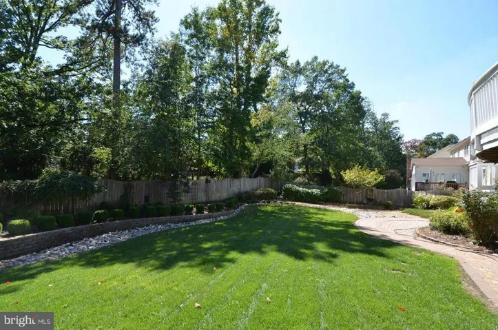 6101 Woodland Stream Dr, Alexandria, Virginia 22310