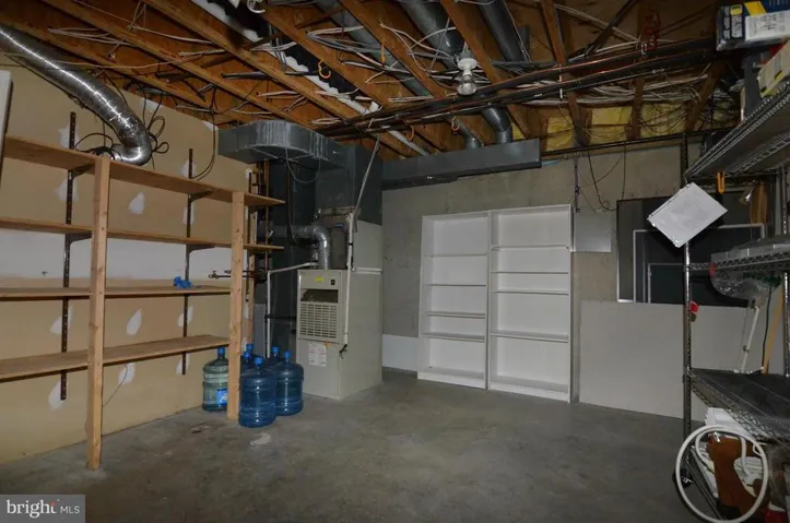 6101 Woodland Stream Dr, Alexandria, Virginia 22310